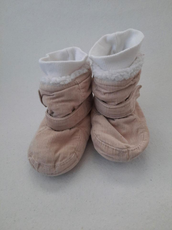 H&M Baby Stiefel Cord, Größe 19 in Würzburg