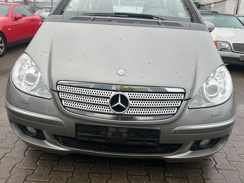 Mercedes W169 Schlachtfest Farbe 391 Ersatzteile Autoteile Teile in Köln Vogelsang