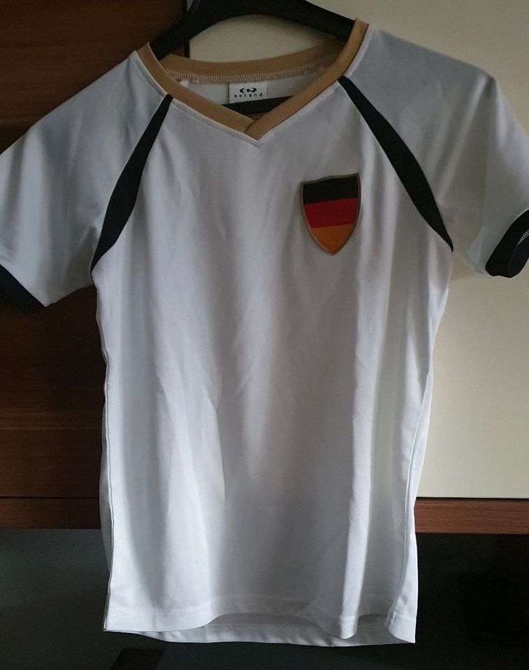 Zwei Unisex TShirts Gr.140/152 in Biberach an der Riß