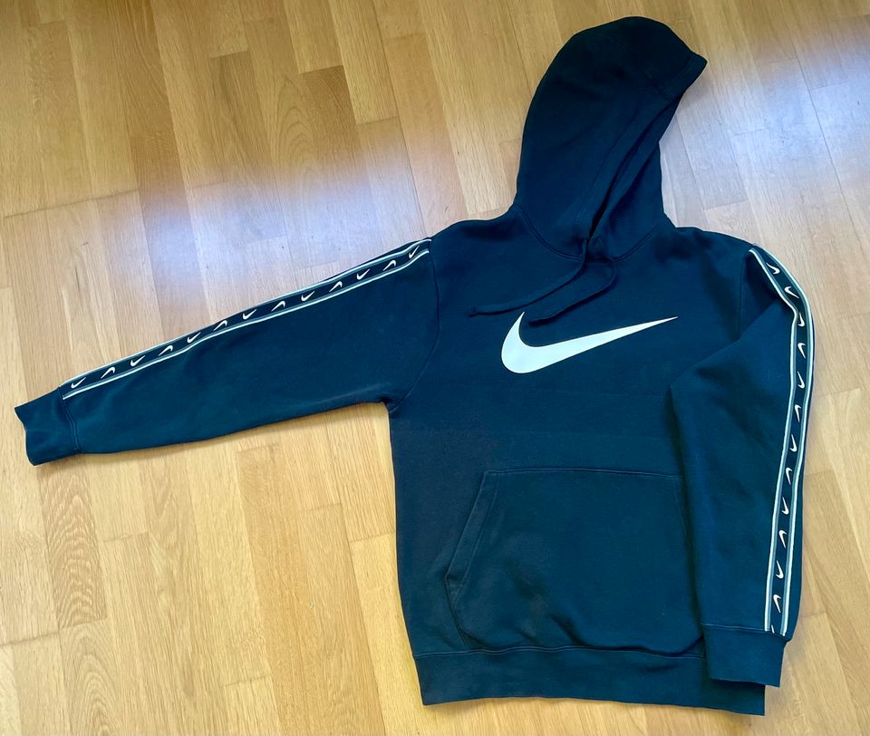 Nike Kapuzenpulli- S Schwarz in München