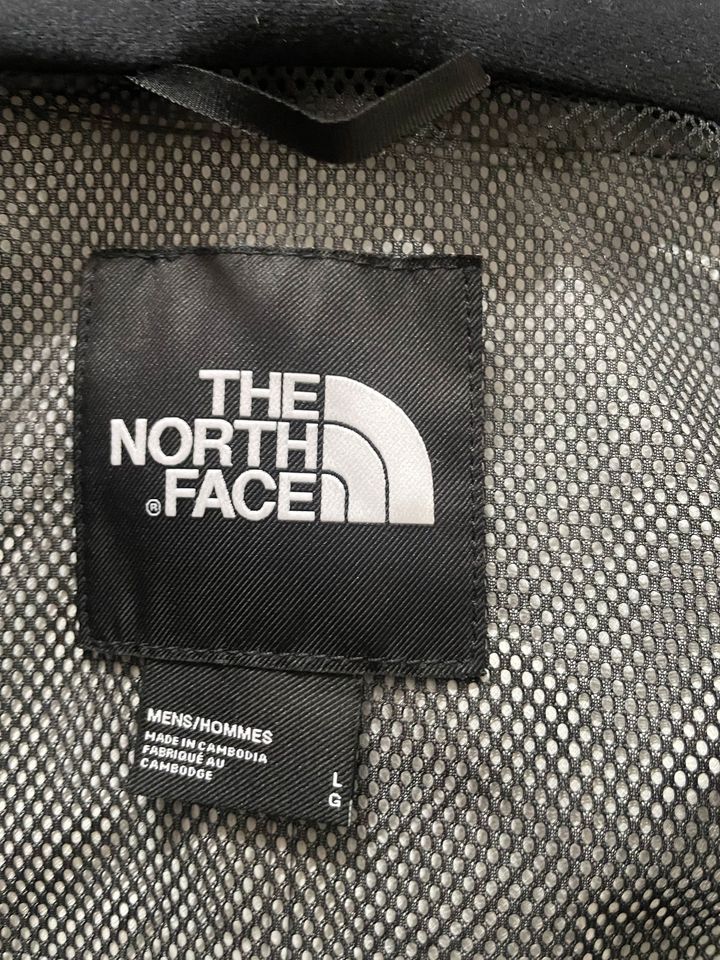 The North Face Dryvent Size L NEU in Kiel