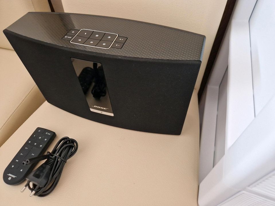 Bose SoundTouch 20 Serie III Wifi Bluetooth Lautsprecher schwarz in Geseke