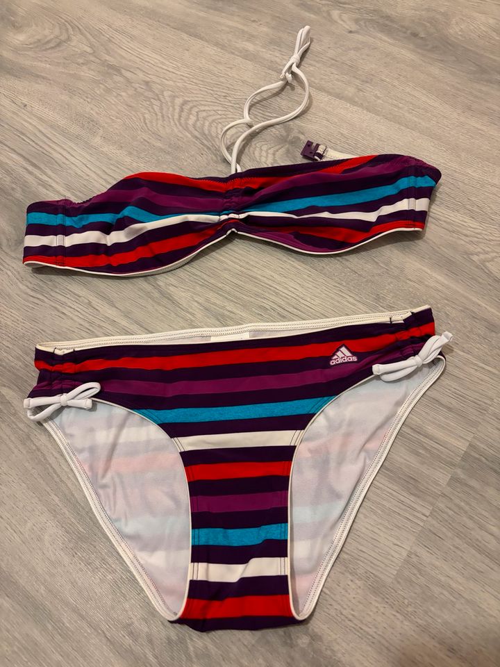 Bunter Bikini Adidas in Schwedt (Oder)