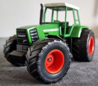 SIKU 1:32 Fendt Vario Favorit 926 Traktor Nr. 2961 Nordrhein-Westfalen - Iserlohn Vorschau