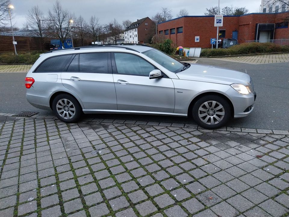 Mercedes Benz 220D in Essen