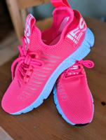 Turnschuhe/Sneaker/Textilturnschuhe Sachsen - Zwickau Vorschau