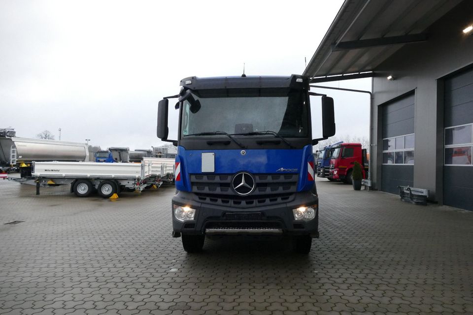 Mercedes-Benz 3243K/ 8x4, Meiller- Kp., Bordmatik, erst 67 TKM in Egestorf