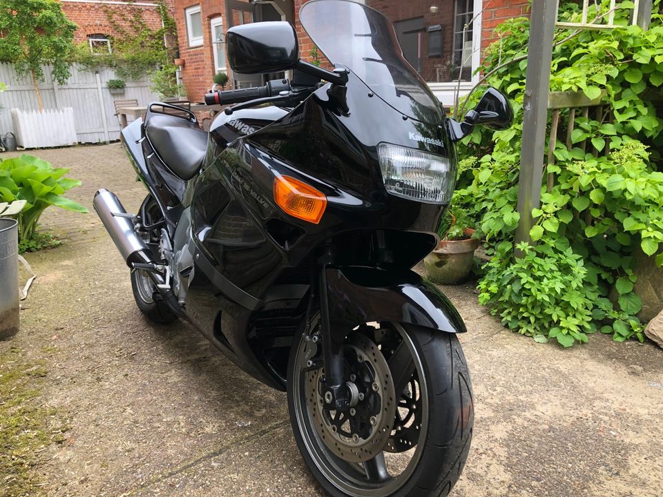 Motorrad Sport-Tourer, Kawasaki ZZR 600 -unverbaut, TÜV neu- in Felde