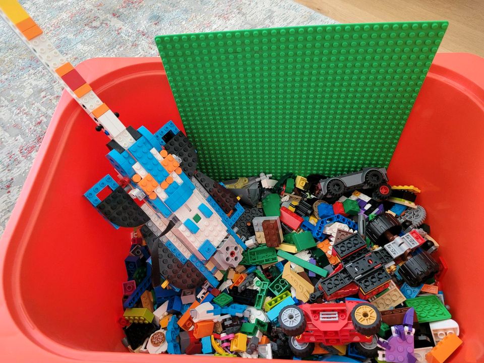 Lego Konvolut ca 3kg und Grundplatte in Hamburg