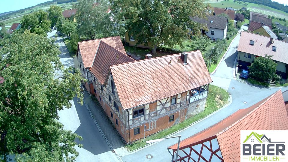 Handwerker aufgepasst - Teilrenoviertes Zweifamilienhaus mit sehr großer Wohnfläche in Illesheim