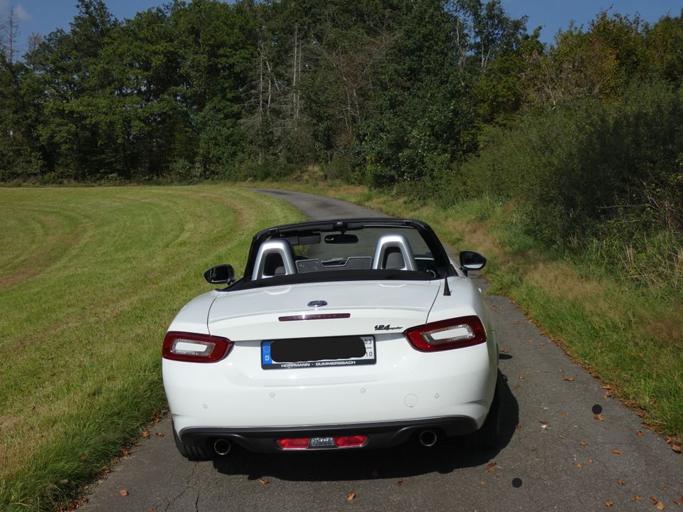 Fiat 124 Spider LUSSO 1.4 MultiAir Turbo Cabrio in Morsbach