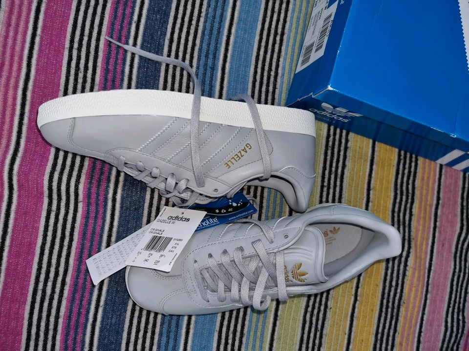 Adidas originals gazelle neu 38 2/3 damen grau gold leder sneaker in Molfsee