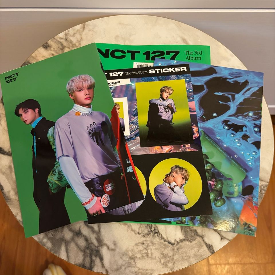 NCT 127 Sticker Album Poster Jungwoo in Essen