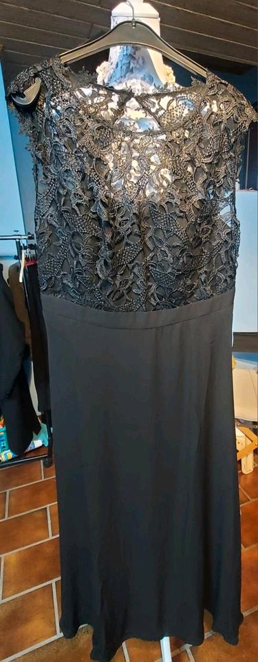 Kleid/Abendkleid schwarz, Größe 46, neu und ungetragen in Hösbach