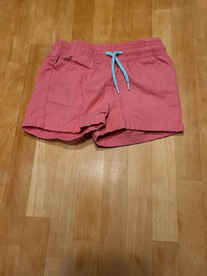 Shorts und T-shirts in Größe 86/92 von H&M und lupilu in Korschenbroich