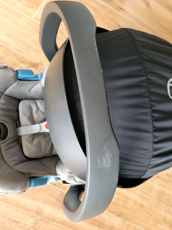 Cybex Aton 5 mit Base in Vaihingen an der Enz