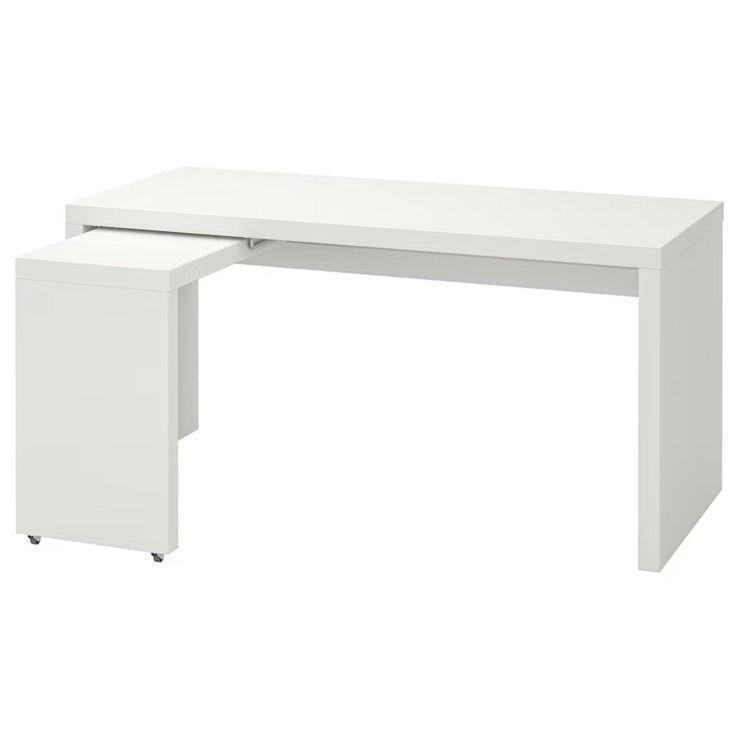 IKEA MALM Schreibtisch mit Ausziehplatte in Berlin