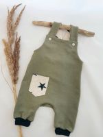 Baby Latzhose Strampler Gr. 56/62, Handmade NEU, 31€* Nordrhein-Westfalen - Meinerzhagen Vorschau