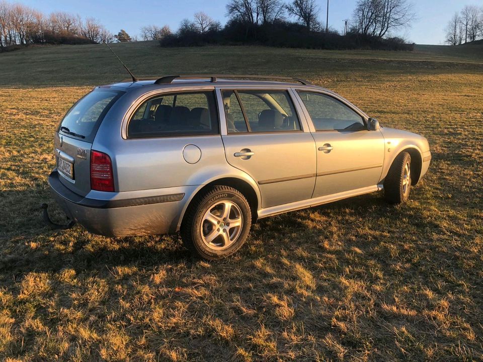 Skoda Octavia 2,0 Bj2004 Tüv 01/2026 in Hintertiefenbach