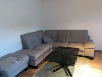 Wohnzimmer Couch in grau und Couchtisch Köln - Bickendorf Vorschau