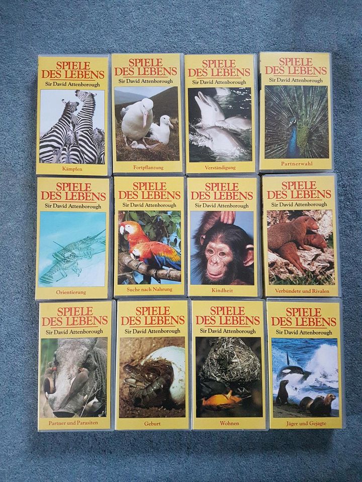 12 Video Kassetten VHS, Sir David Attenborough, Spiele des Lebens in Bad Camberg