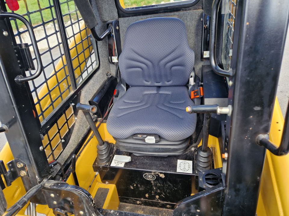 Gehl RT105 Kompaktlader Kettenlader Bobcat Raupenfahrwerk Heizung in Tiefenbach Oberpf