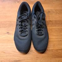 Sportschuhe / Turnschuhe Nike schwarz Gr 44 Nordrhein-Westfalen - Löhne Vorschau