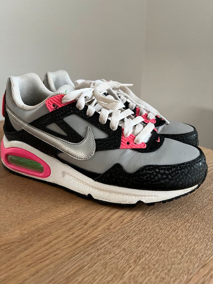 Nike Air Max Turnschuhe Sportschuhe Sneaker in Lauchringen