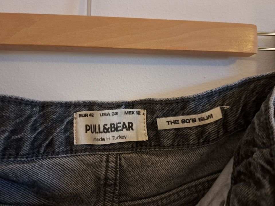 Pull&Bear 90s slim fit jeans Gr. 42 in München