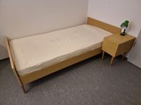 Einzel-Bett mit Nachtkonsole, 2 x 1 m, leicht auf- / abzubauen Münster (Westfalen) - Gievenbeck Vorschau