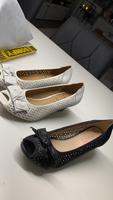CAPRICE Damen Pumps schw. o. weiß Leder Gr. 38,5 (5 1/2) sehr gut Bayern - Schweinfurt Vorschau