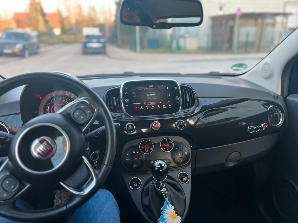 Sehr Schöne Sommer Auto Fiat 500c in München