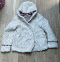 Benetton Jacke in Gr.140 Kuschelig aus 1.Hand Nordrhein-Westfalen - Heiligenhaus Vorschau