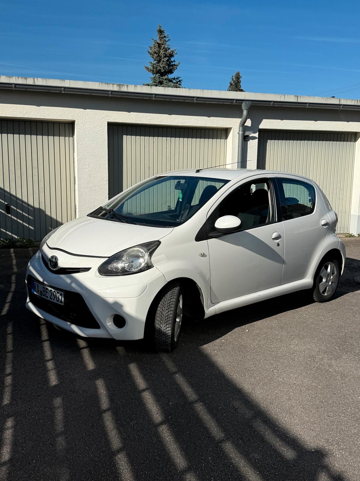 Abbildung des Autos Toyota Aygo - TüV 02&#x2…