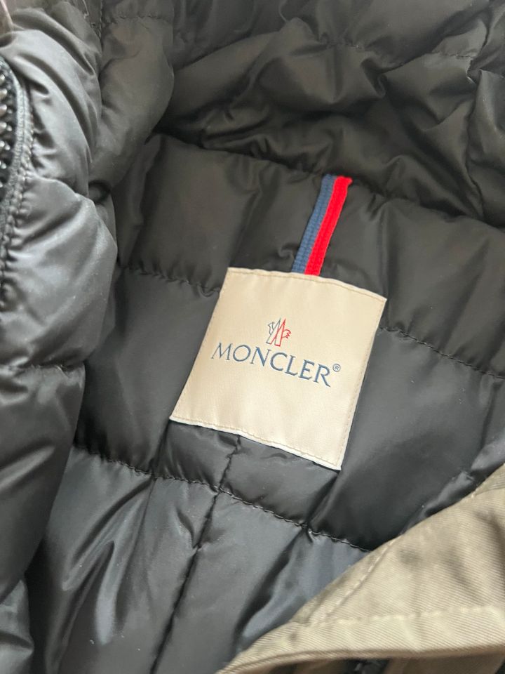 Original Moncler Parka in Düsseldorf