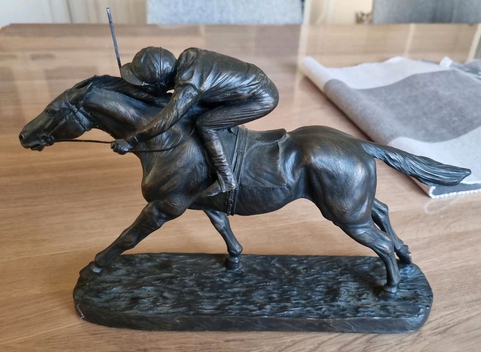 J. Skeating Pferde / Jockey Figur in Wiehl