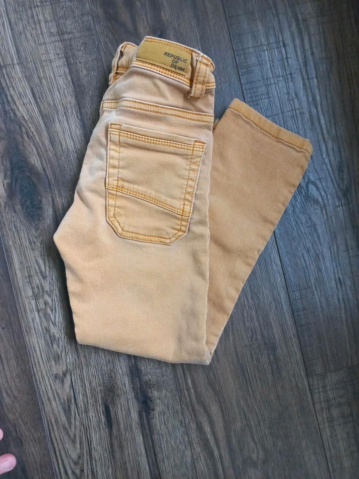 Jeans Jungen Gr 110/116 Slim fit in Duisburg