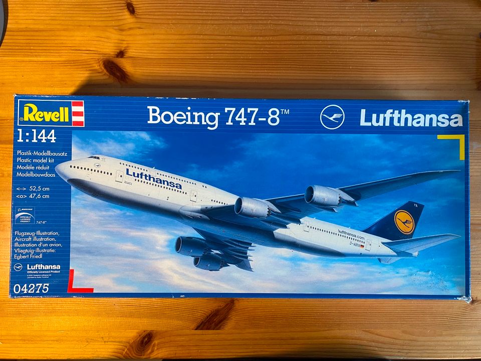 Revell 04275 Boeing 747-8 Lufthansa Modell Bausatz 1:144 in Bad Vilbel