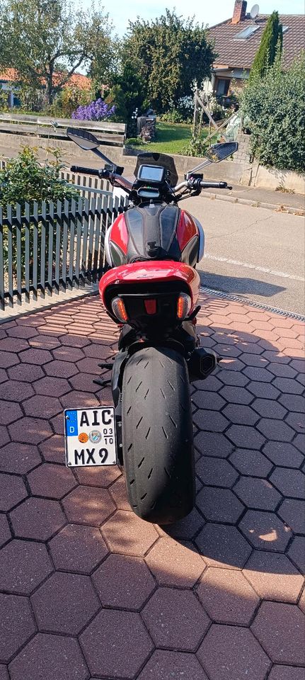 Motorrad Ducati Diavel 1200 in Kühbach