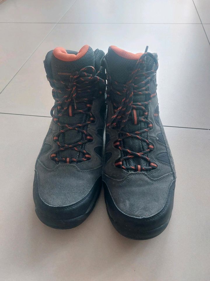 HI-TEC Outdoor Schuhe Gr. 45 waterproof sehr guter Zustand in Holzgerlingen