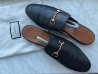 Gucci Slipper Mules Loafers schwarz-gold Gr. 41 Berlin - Schöneberg Vorschau