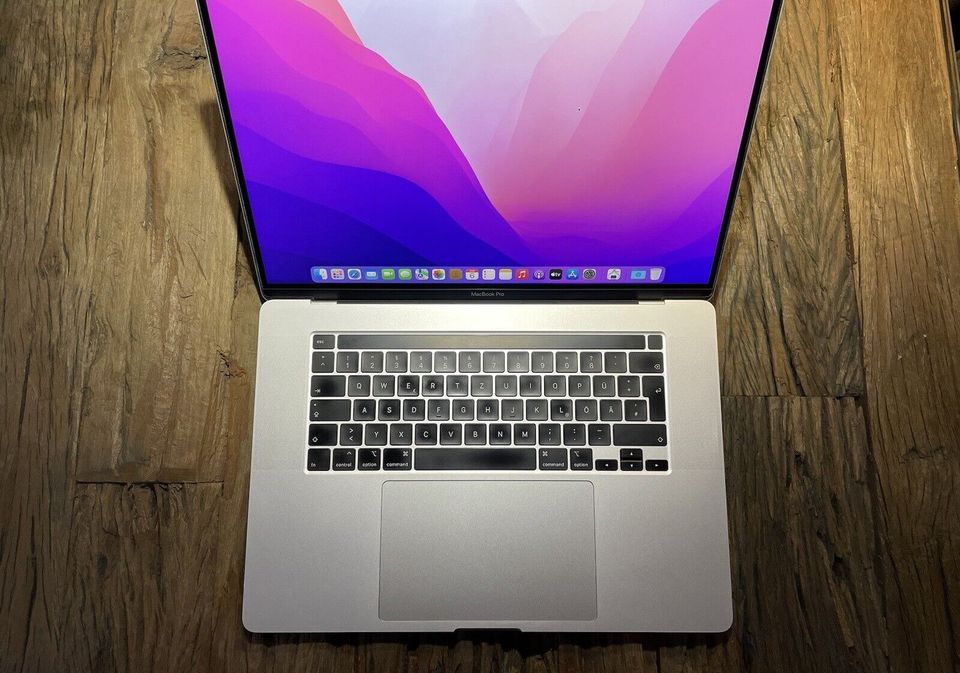 Apple MacBook Pro 16 Z. (1TB SSD; Intel Core i7 2,60GHz; 64GB RAM in Singen