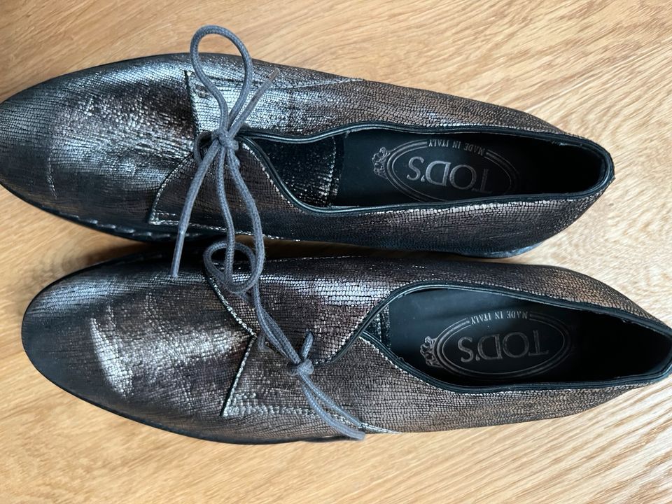 Design Schnürschuhe von Tods in Weingarten