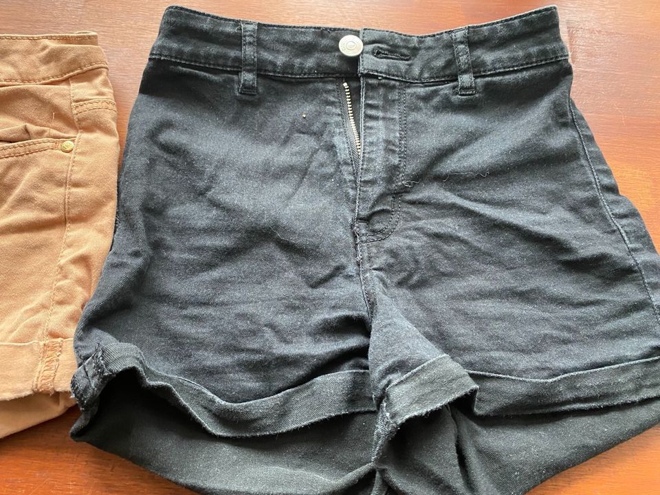 Shorts H&M Gr. 158 Braun schwarz in Oberkrämer