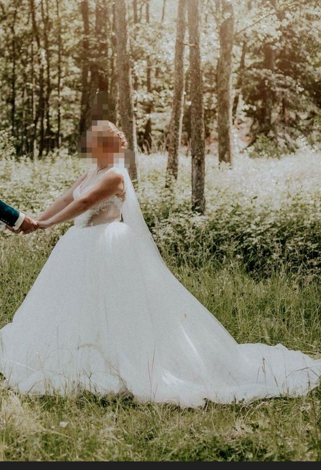 Brautkleid / Prinzessinnenkleid / Hochzeitskleid Größe 42 ivory in Fürsteneck