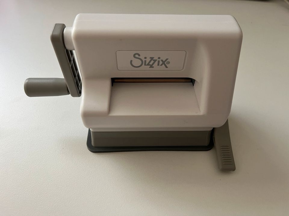 Sizzix Sidekick Starter Kit Stanz- und Prägemaschine in Stuttgart
