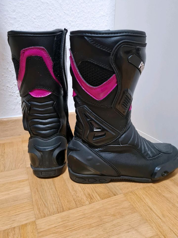 Motorradstiefel / Stiefel Gr 38 schwarz/lila in Seesen