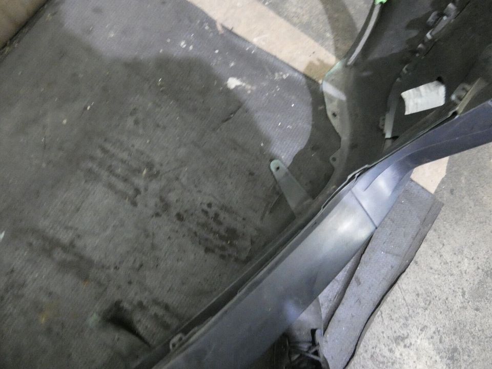 Renault Scenic 2 Stoßstange Hinten Grün D97 Bj.2005 in Massenbachhausen