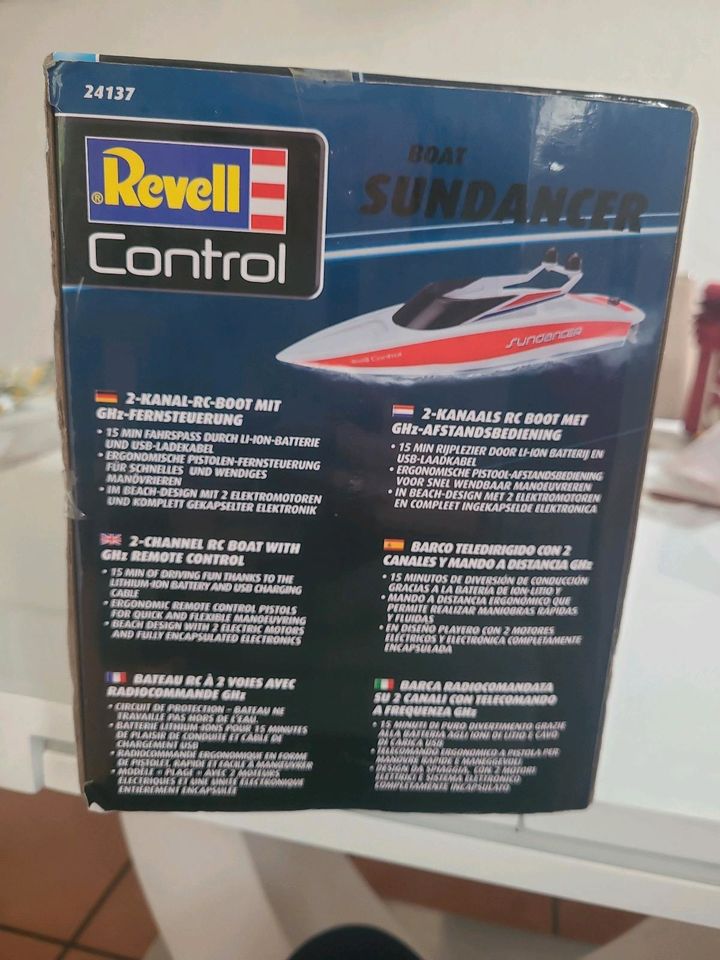 Sundancer Boat von Revell Cobtrol in Ennepetal