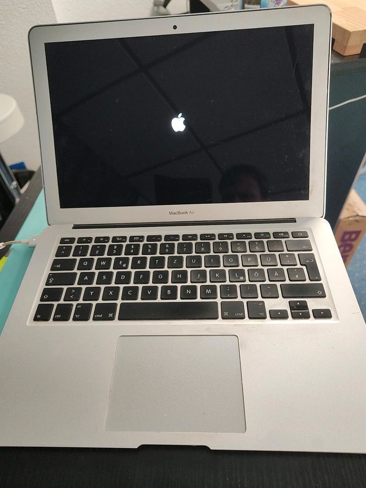 Apple MacBook Air 13,3 Zoll Laptop Notebook A1466 in Witzenhausen